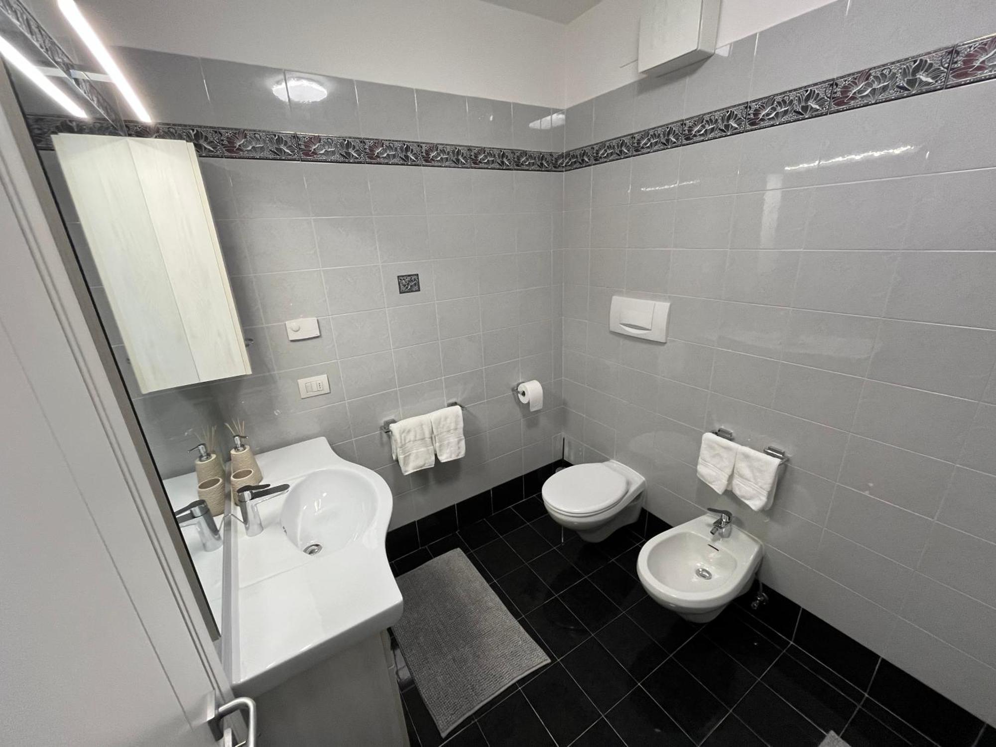 B&B Alessandro Private Room & Bathroom In Shared Apartment Арко Екстер'єр фото